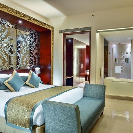 Crowne Plaza Ahmedabad City Centre By Ihg Экстерьер фото