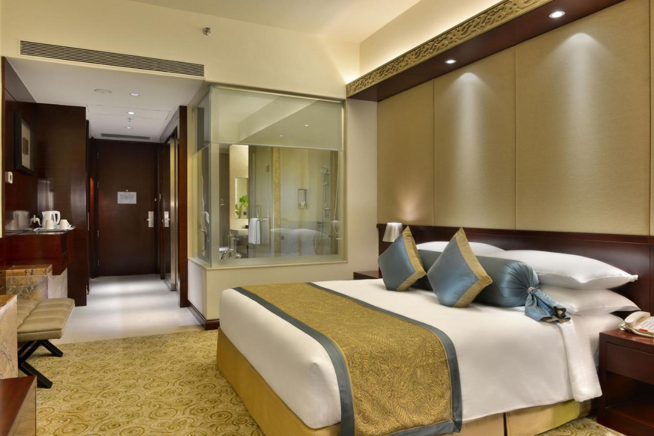 Crowne Plaza Ahmedabad City Centre By Ihg Экстерьер фото