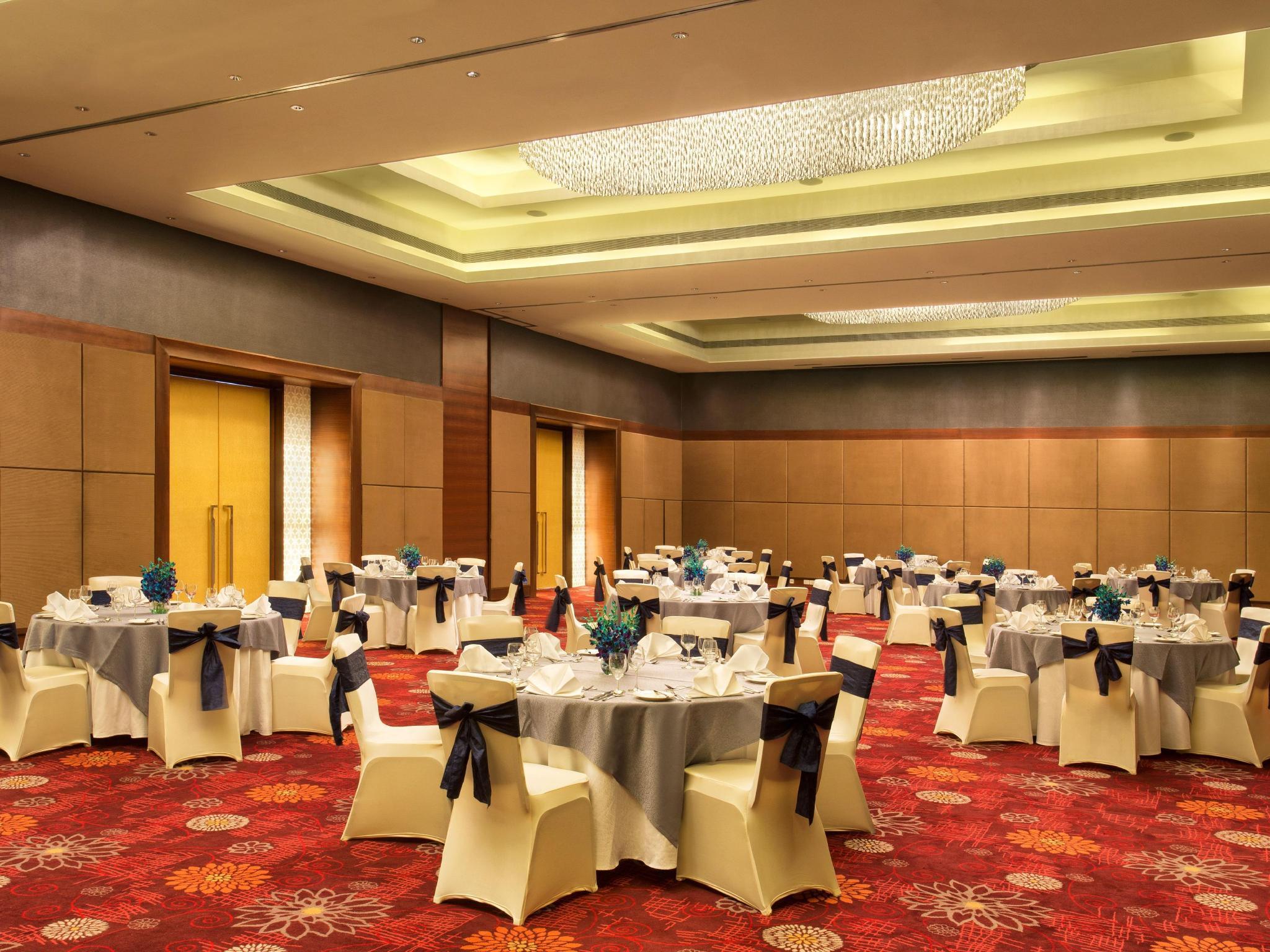 Crowne Plaza Ahmedabad City Centre By Ihg Экстерьер фото