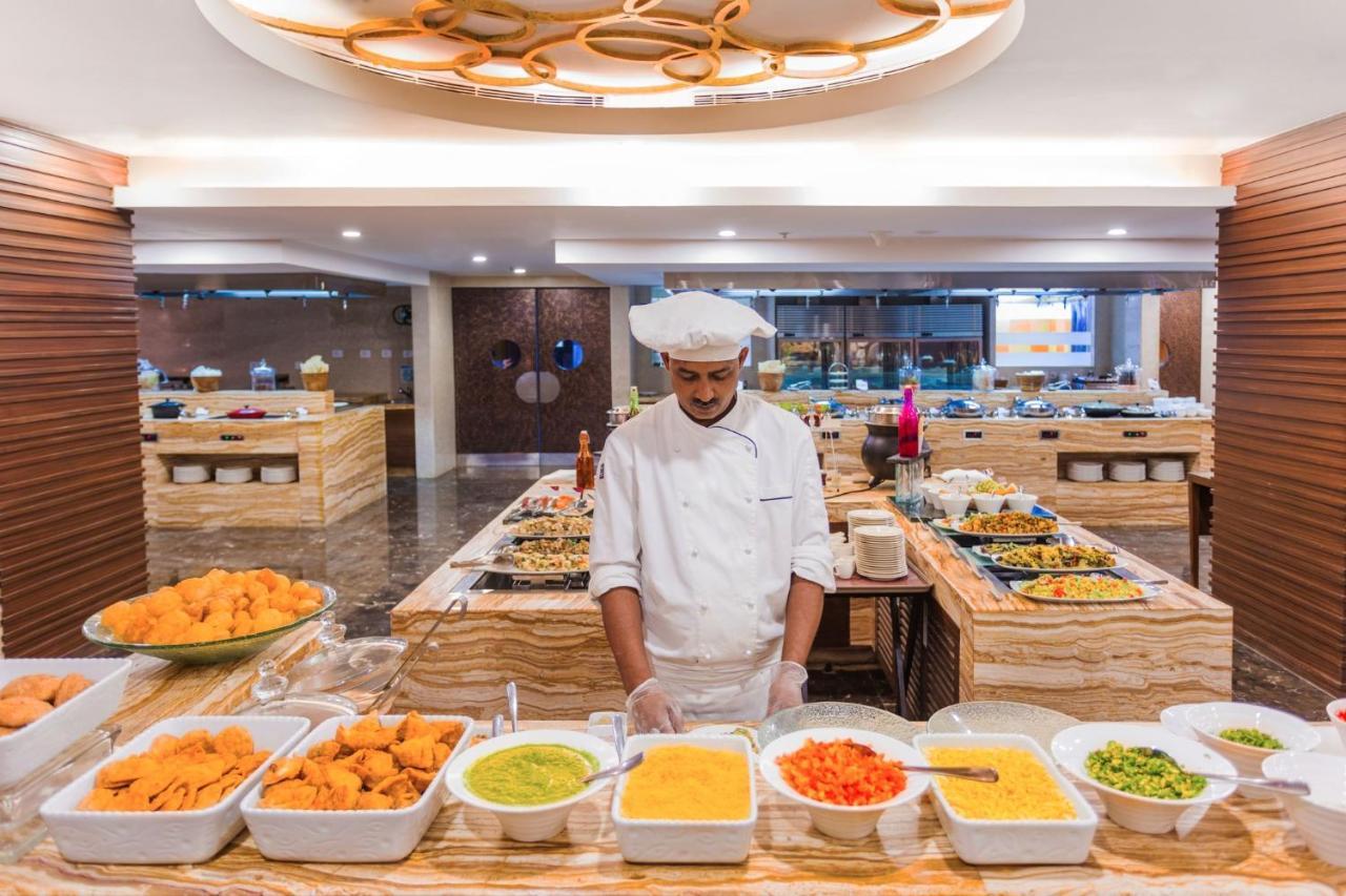 Crowne Plaza Ahmedabad City Centre By Ihg Экстерьер фото